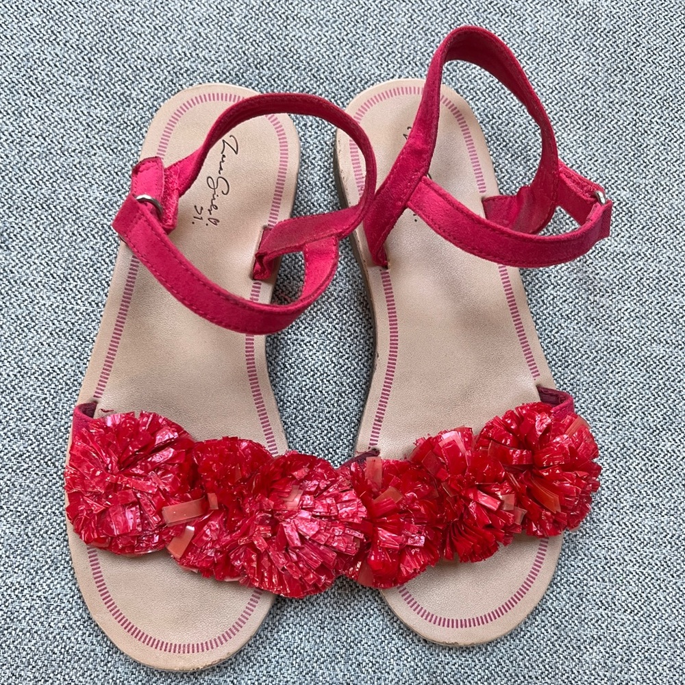 Zara girls red Pom Pom Sandals in size euro 31 (us kid 13)
